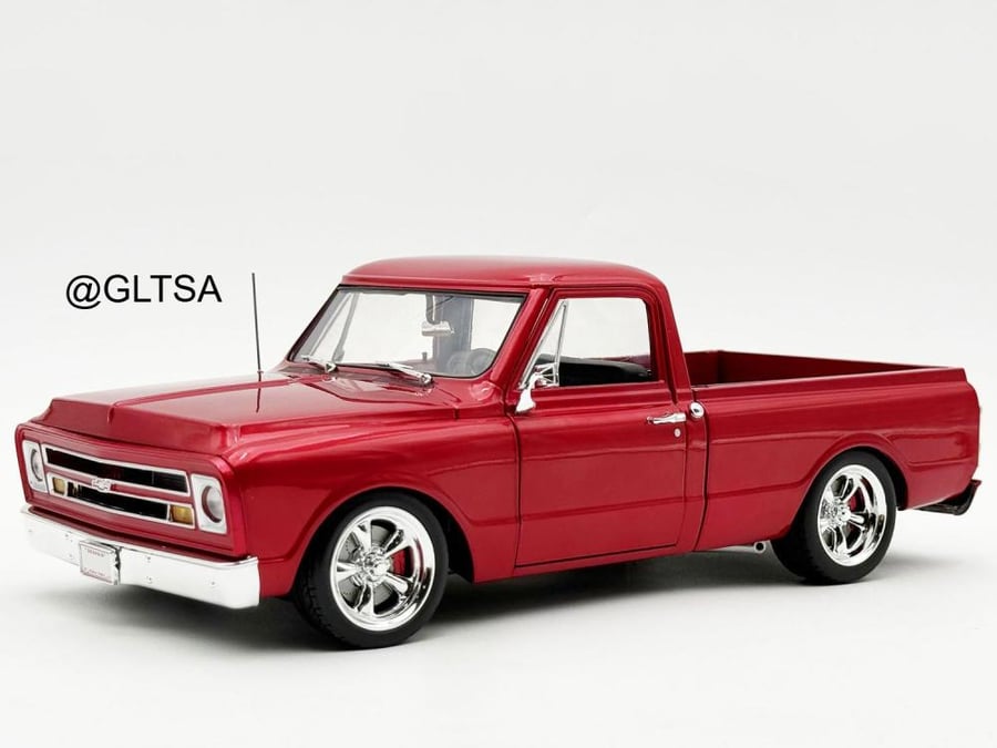 Chevrolet C-10 Custom Showtime 1967 Deep Red Metallic 1:18 ACME A1807222