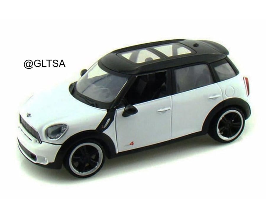 Mini Cooper S Countryman White with Black Roof 1:24 MotorMax 73353