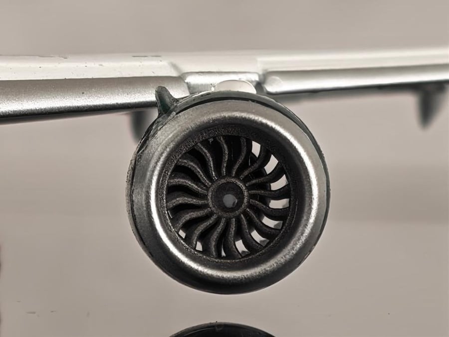 Saudi Arabian Airlines Boeing 787-9 Dreamliner HZ-ARB 1:400 Gemini Jets GJSVA2310F