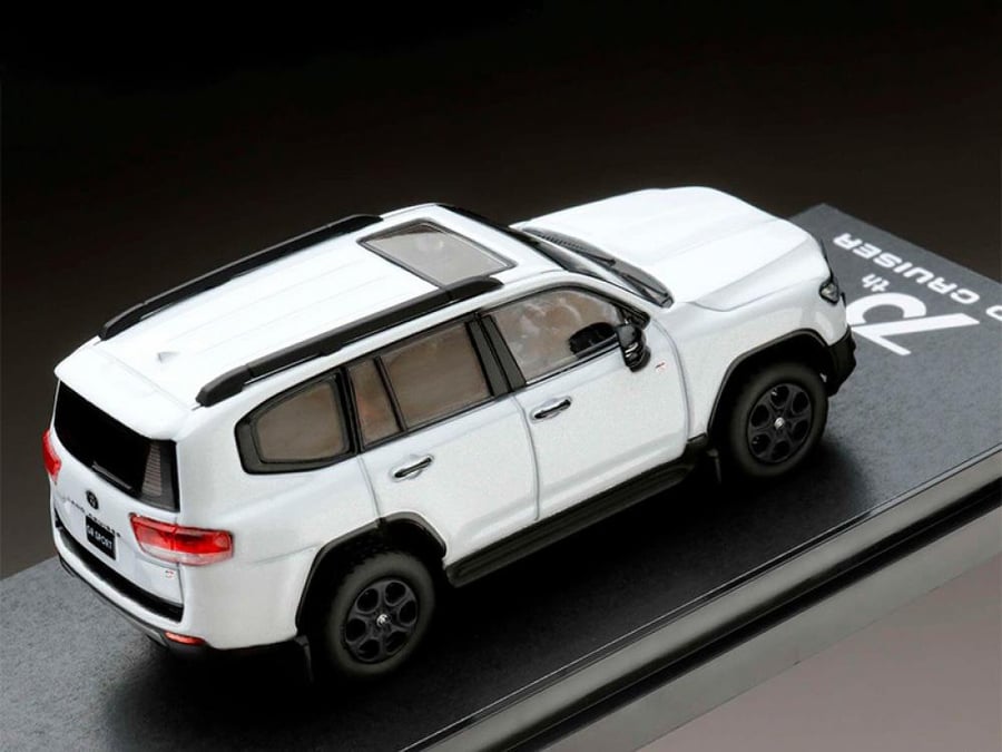 Toyota Land Cruiser (JA300W) Gr Sport Precious White Pearl / Red Interior 1:64 Hobby Japan HJ641050BWR