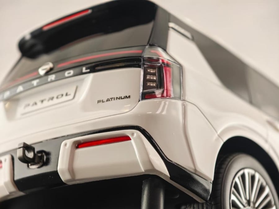 Nissan Patrol Y63 Platinum White 1:18 Diamand LIMITED 20 of 50 PCS
