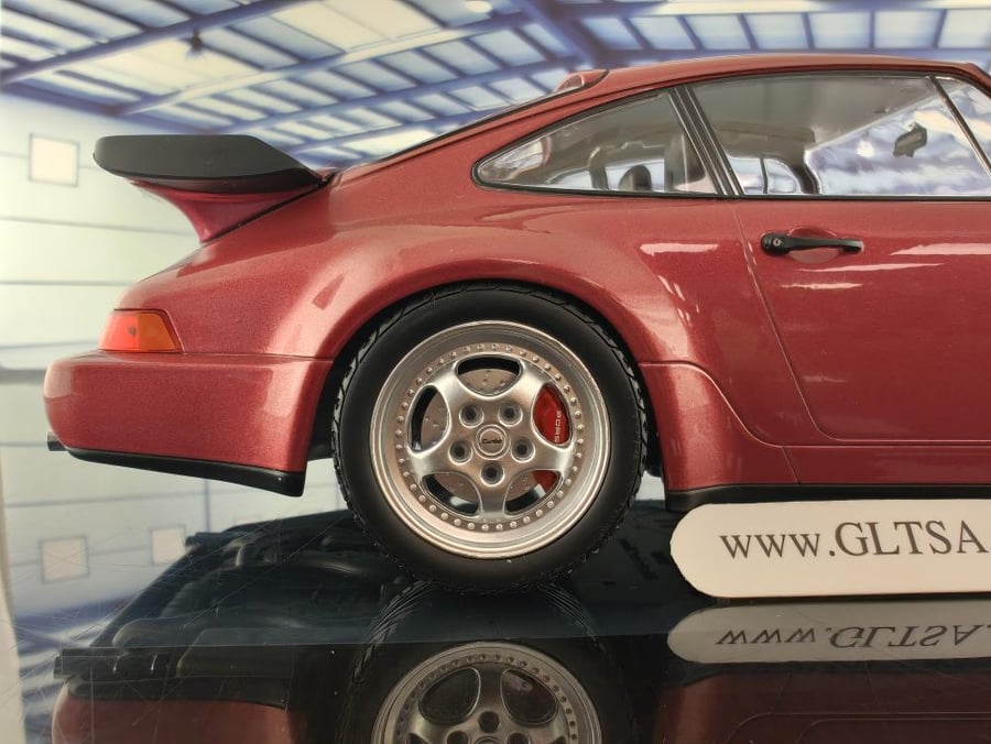 PRE-OWNED Porsche 911 (964) Turbo 3.6 Coupe 1990 Red Metallic 1:18 Minichamps 155069102