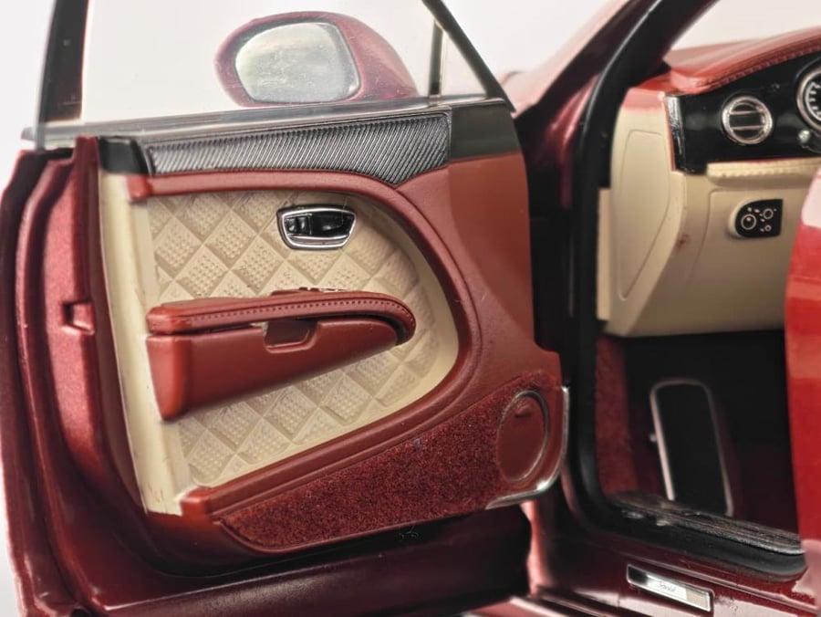 PRE-OWNED WITH NOTES Bentley Mulsanne Speed Rubinho Red 1:18 Kyosho 08910R