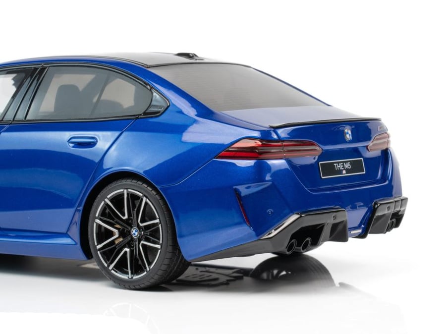 BMW M5 G90 Marina Bay Blue Metallic 1:18 GT Spirit GT507 LIMITED 1600 PCS