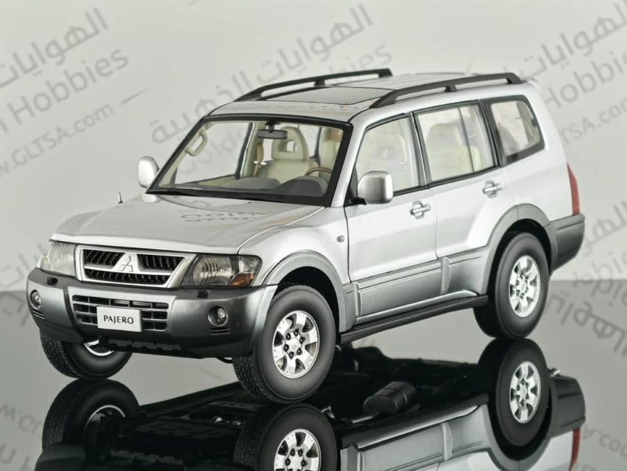 Mitsubishi Pajero V73 Cool Silver 1:18 SunStar 5832