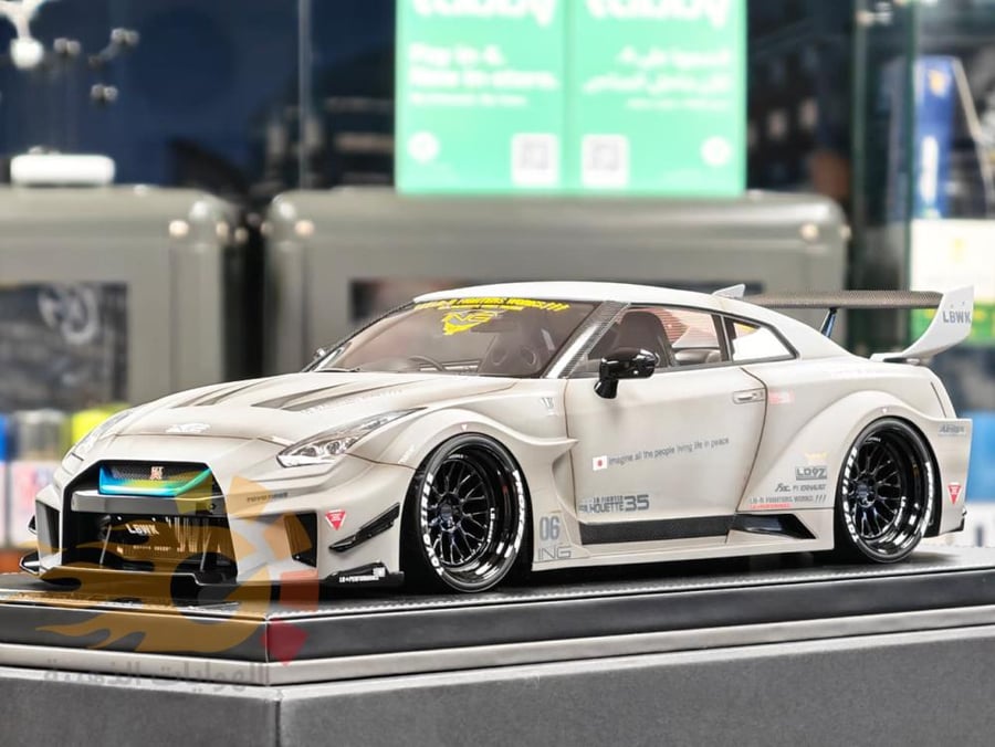 Nissan Skyline LB-Silhouette Works GT 35GT-RR Fighter Grey 1:12 IVY LIMITED 40 PCS