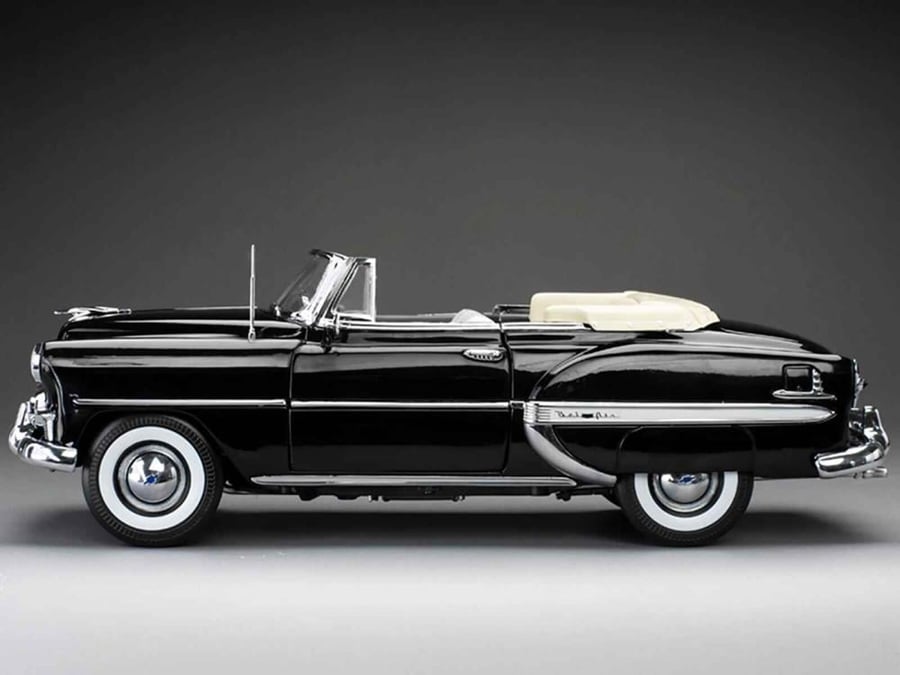 PRE-ORDER (3 Weeks) Chevrolet Bel Air Open Convertible 1953 Black 1:18 SunStar SS-1626