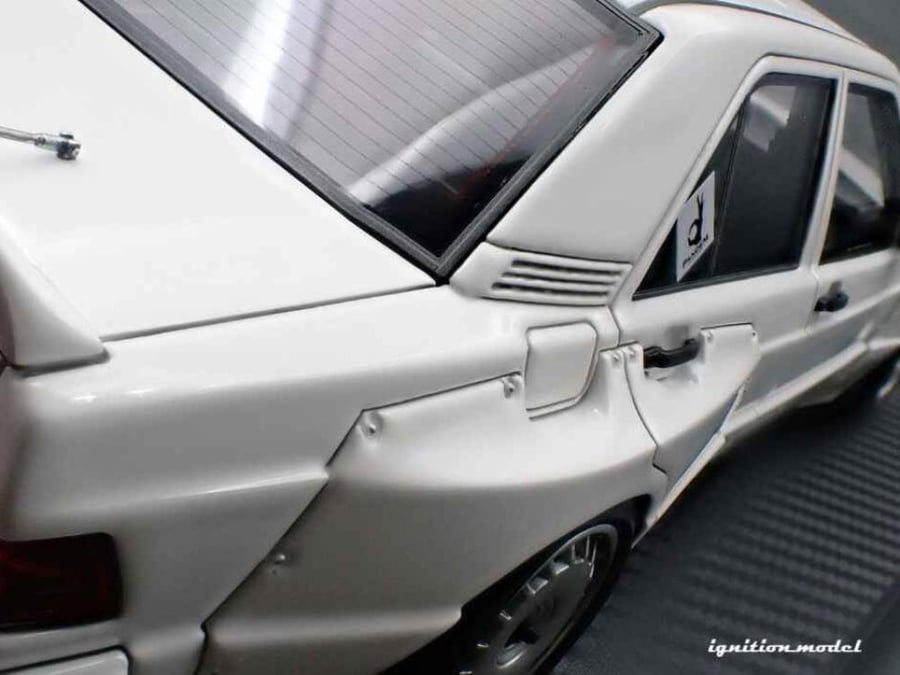 Mercedes-Benz 190 PANDEM White 1:18 Ignition Model IG3774