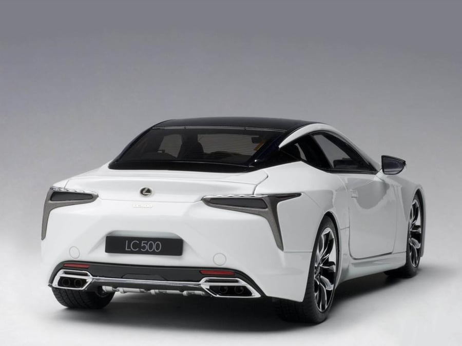 Lexus LC500 Glossy White 1:18 AUTOart 78846