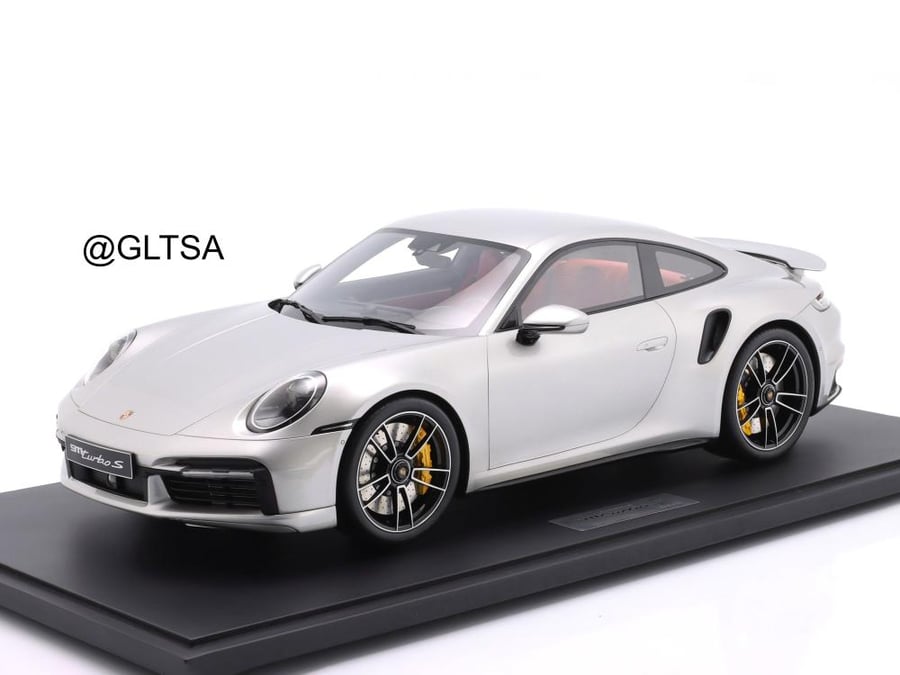 PRE-ORDER (3 WEEKS) Porsche 911 (992.1) Turbo S Silver Metallic 1:8 GT Spirit GTS801801 LIMITED 300 PCS