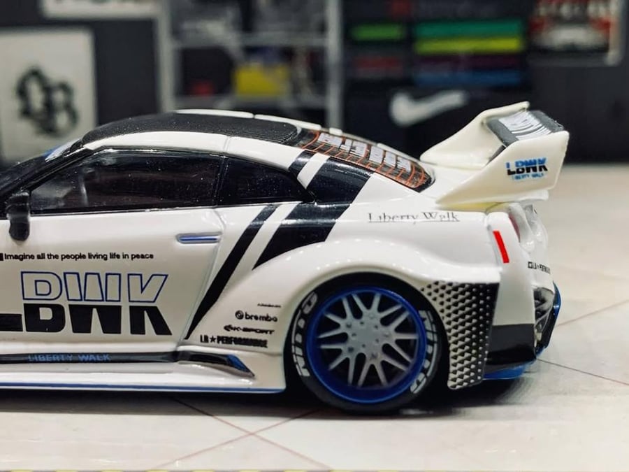 Nissan 35GT-RR LB-Silhouette Works GT White Black 1:64 MyModelCollect LIMITED 999 PCS