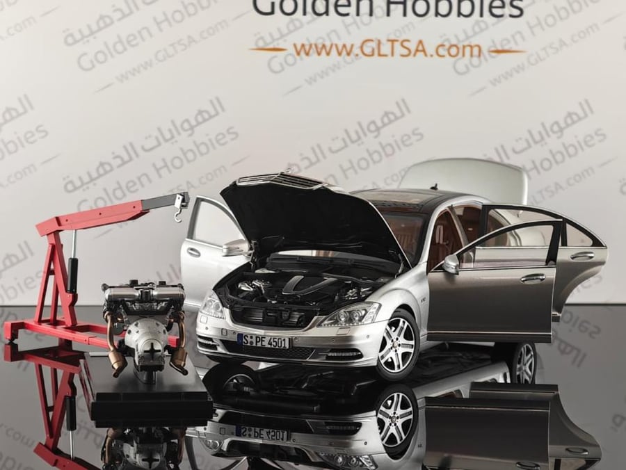 Mercedes-Benz S-Class S600L (W221) Iridium Silver Metallc with Extra Engine 1:18 MotorHelix M82201