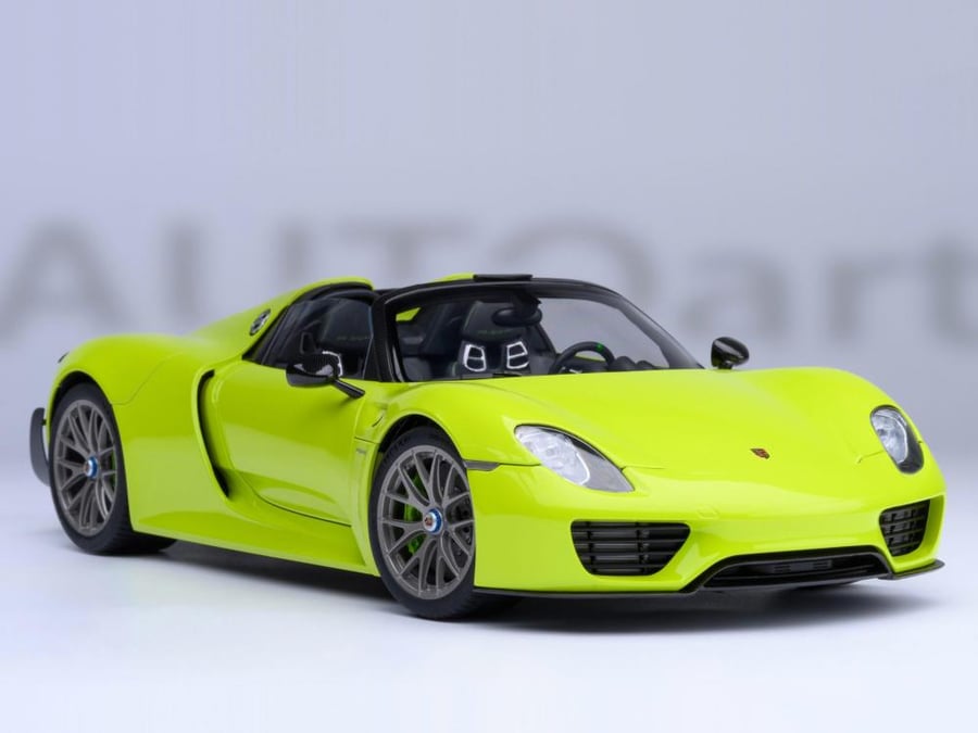 PRE-ORDER (4 Weeks) Porsche 918 Spyder Weissach Package Acid Green 1:18 AUTOart 77921