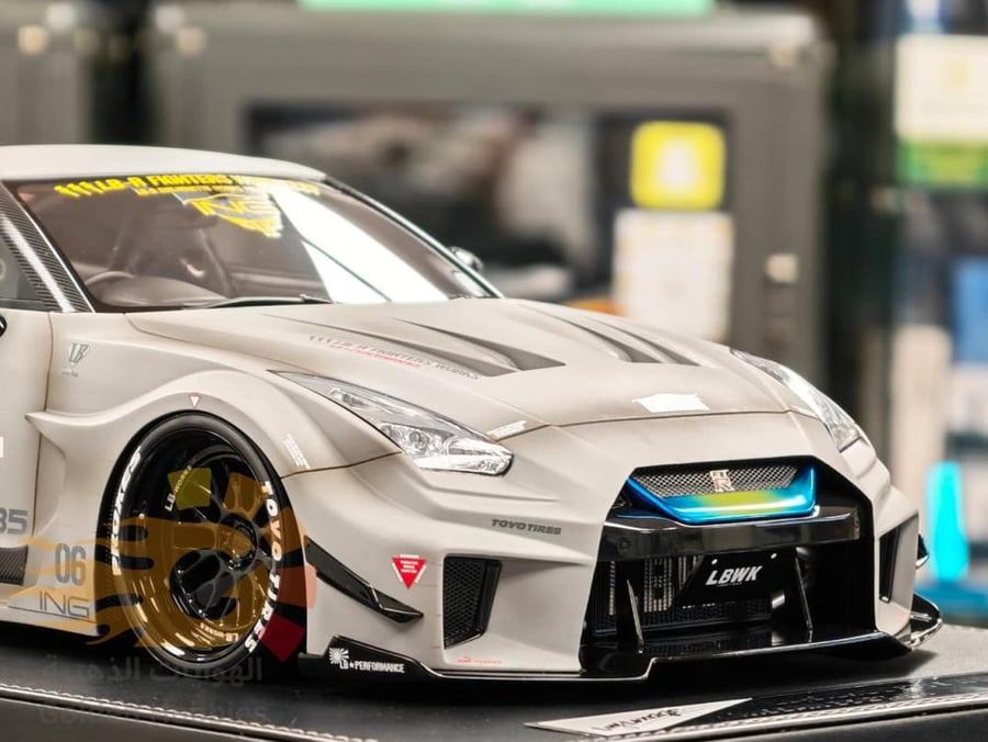 Nissan Skyline LB-Silhouette Works GT 35GT-RR Fighter Grey 1:12 IVY LIMITED 40 PCS