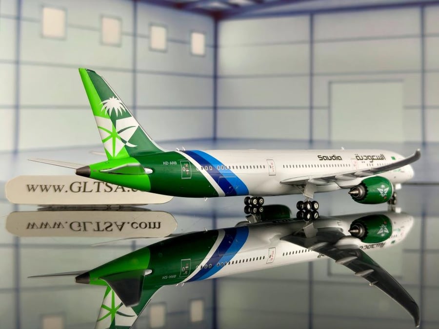Saudi Arabian Airlines Boeing B787-9 HZ-ARB 1:400 Phoenix Models PHX11955