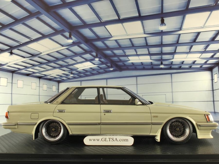 RARE Toyota MarkII Grande Cressida GTX (GX71) Limited White 1:18 Ignition Model IG1149