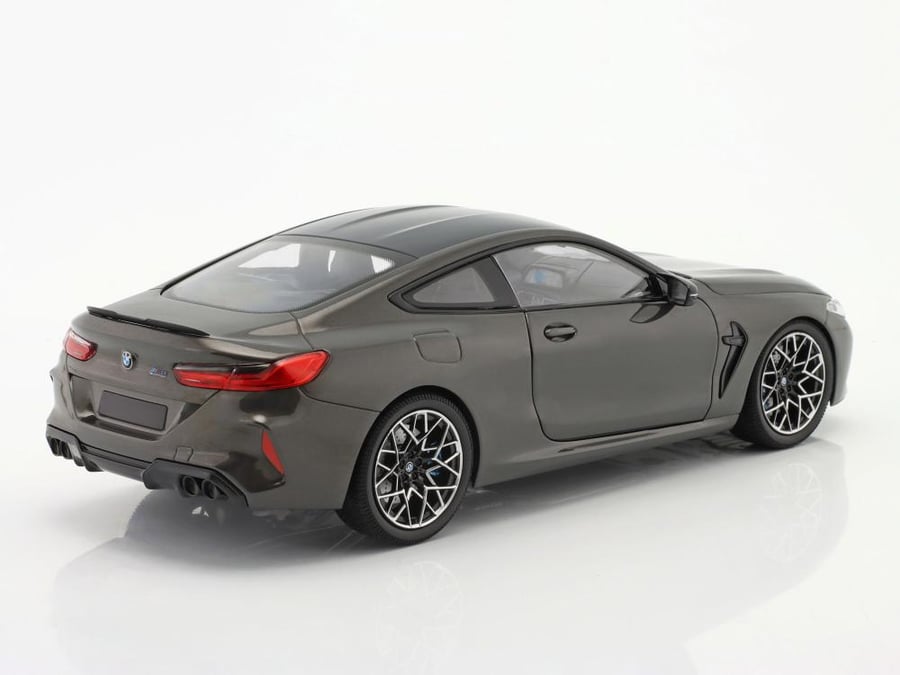 BMW M8 Coupe Grey Metallic 1:18 Minichamps 110029022