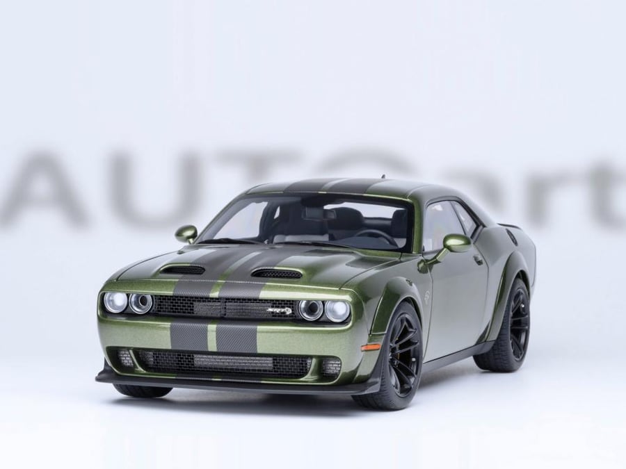 PRE-ORDER (4 Weeks) Dodge Challenger SRT Jailbreak F8 Green 1:18 AUTOart 71761