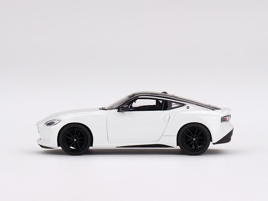 Nissan Fairlady Z Version ST Everest White 1:64 MINI GT MGT00598-R