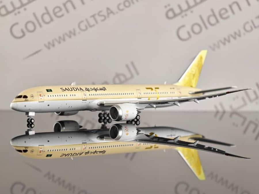 Saudi Arabian Airlines Boeing 787-9 75th Years Livery Flaps Down HZ-ARE 1:400 JC Wings LH4274A