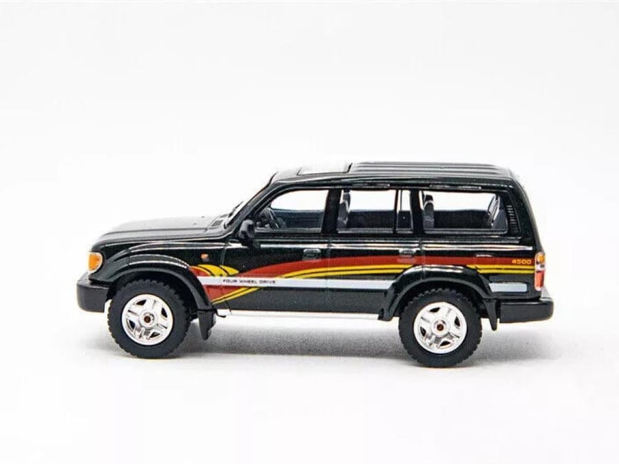 Toyota Land Cruiser LC80 Green 1:64 Massdi TYT1007