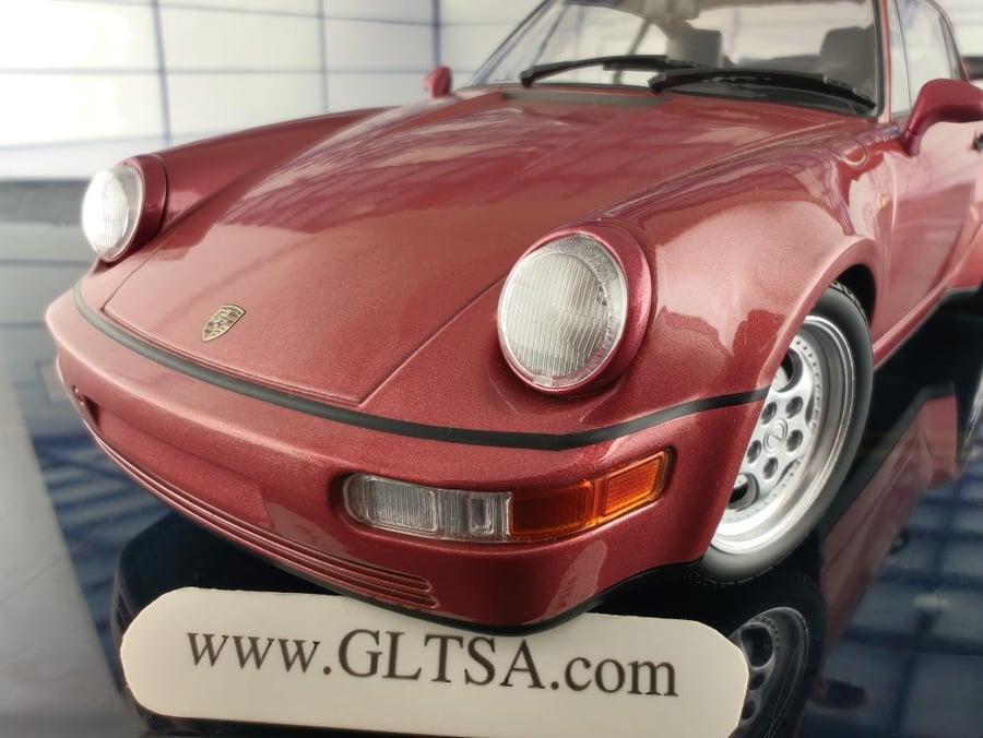 PRE-OWNED Porsche 911 (964) Turbo 3.6 Coupe 1990 Red Metallic 1:18 Minichamps 155069102