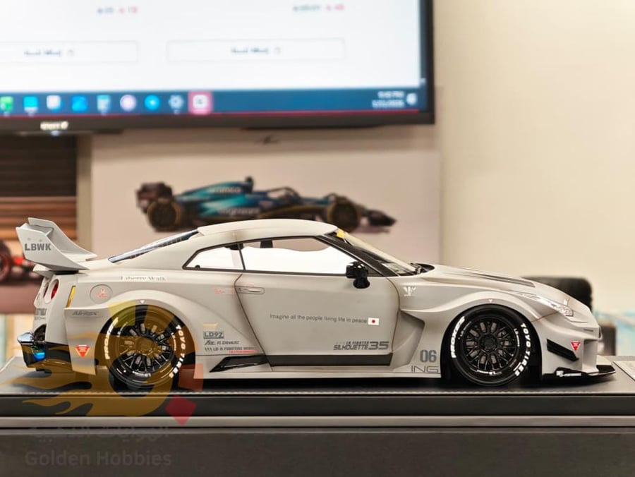 Nissan Skyline LB-Silhouette Works GT 35GT-RR Fighter Grey 1:12 IVY LIMITED 40 PCS