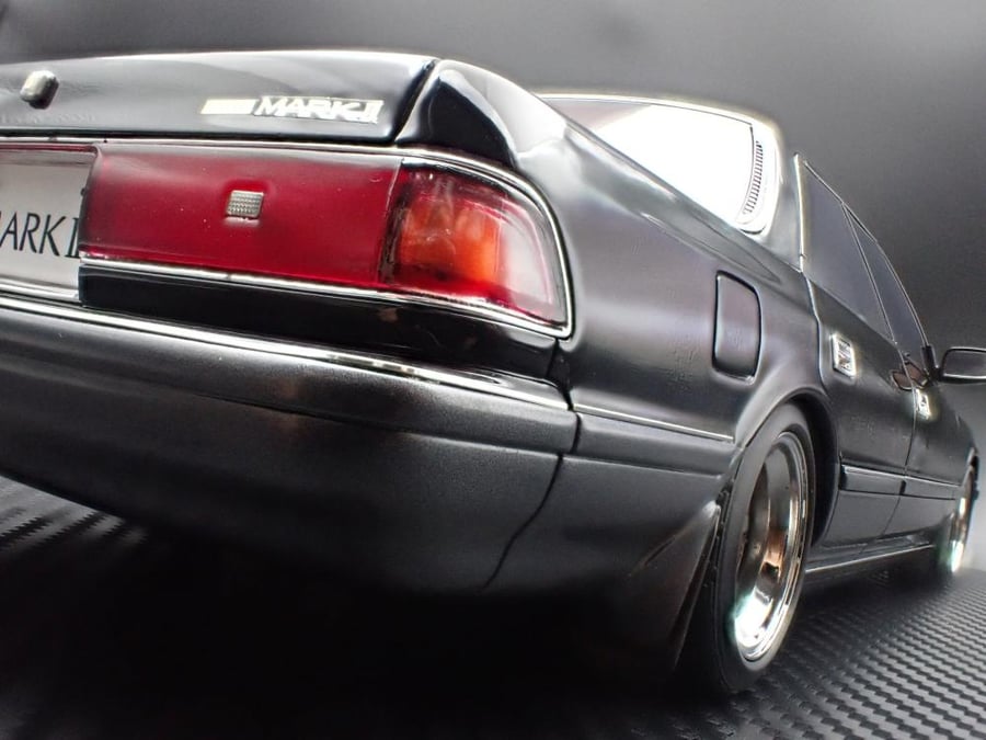 Toyota Mark II 2.5 Grande Limited (JZX81) Black / Gun Metallic 1:18 Ignition Model IG3859