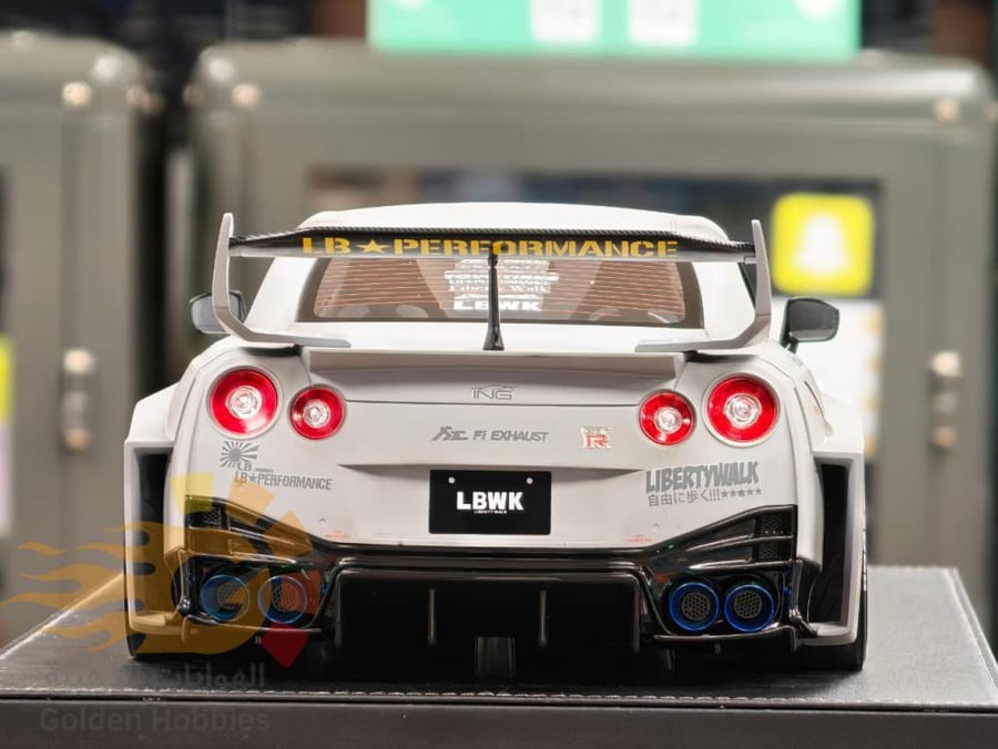 Nissan Skyline LB-Silhouette Works GT 35GT-RR Fighter Grey 1:12 IVY LIMITED 40 PCS