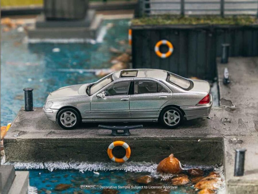 Mercedes-Benz S-Class Brilliant Silver Metallic 1:64 Tarmac Work T64G-072-SL