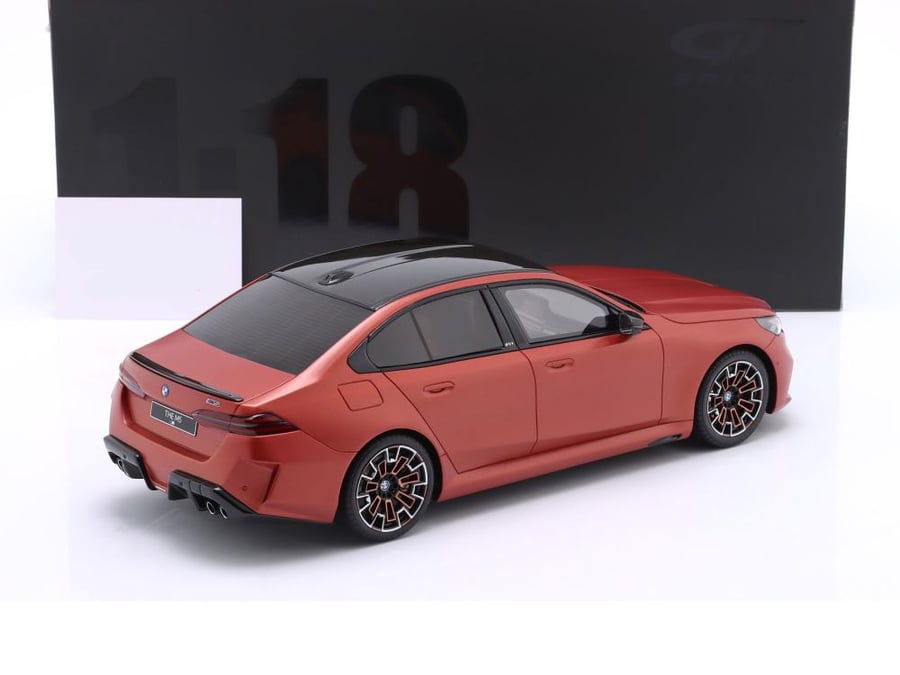 BMW M5 (G90) Pebble Beach Orange Metallic 1:18 GT Spirit GT966 LIMITED 1500 PCS
