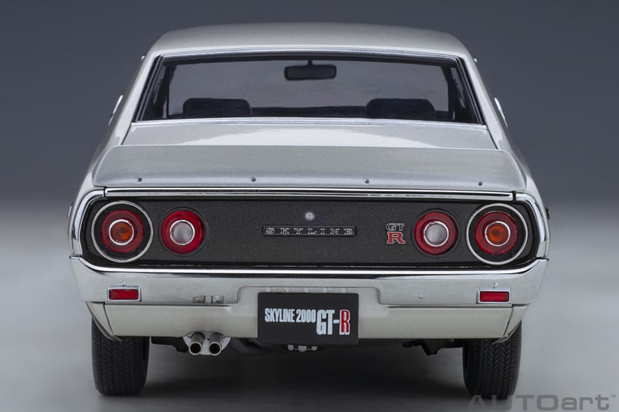 Nissan Skyline GT-R (KPGC110) Standard Version (Silver) 1:18 AUTOart 77471