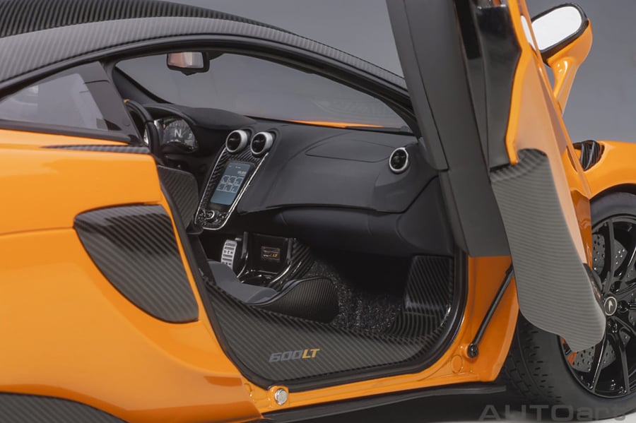 McLaren 600LT Myan Orange 1:18 AUTOart 76084
