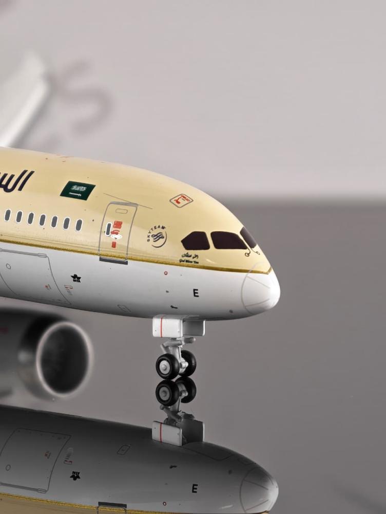 Saudi Arabian Airlines Boeing 787-9 75th Years Livery Flaps Down HZ-ARE 1:400 JC Wings LH4274A