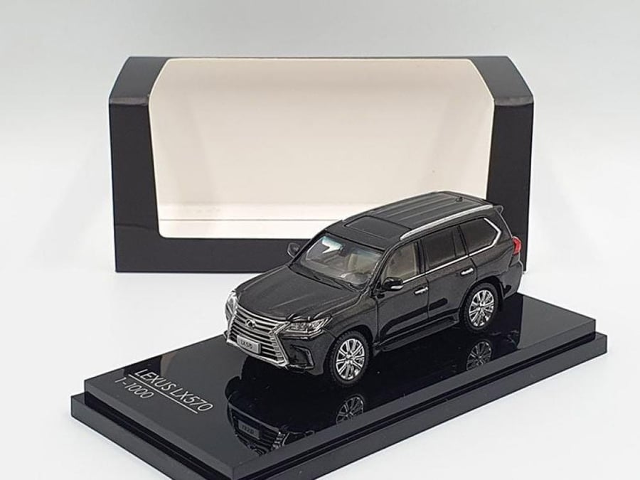 Lexus LX570 Star Light Black Glass Flake 1:64 Kyosho 00001SLB
