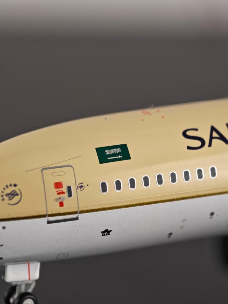 Saudi Arabian Airlines Boeing 787-9 75th Years Livery Flaps Down HZ-ARE 1:400 JC Wings LH4274A