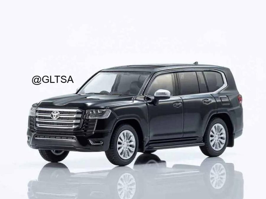 Toyota Land Cruiser 300 Black 1:64 Kyosho Mini Car & Book No.14 K07118BK