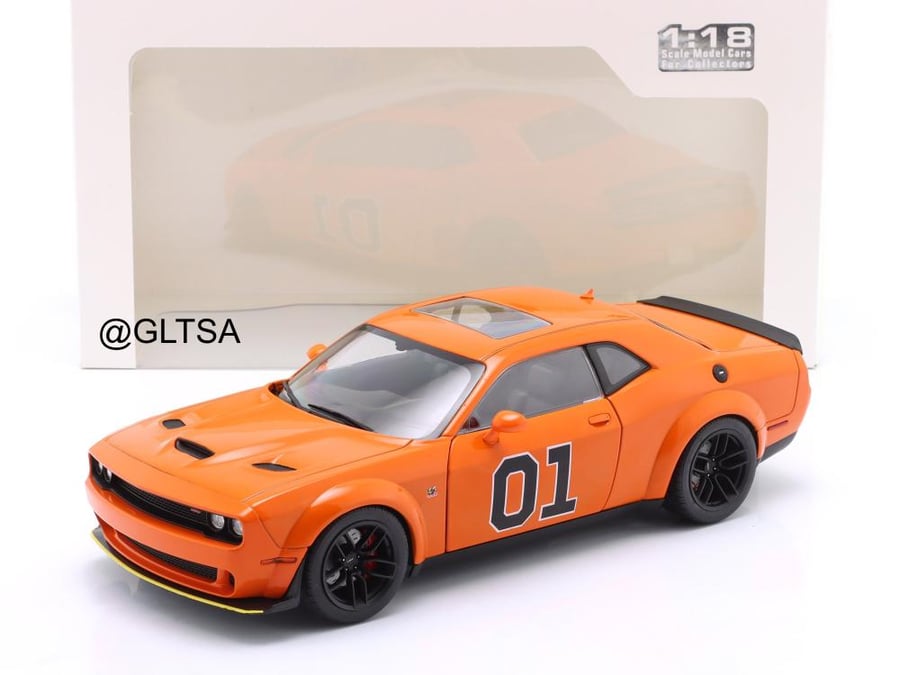 Dodge Challenger R/T Scat Pack Widebody Hazzard Tribute (Orange) 1:18 Solido S1805713