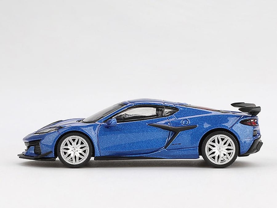 Chevrolet Corvette Z06 Elkhart Lake Blue Metallic LHD Blister Packaging 1:64 MINI GT MGT00892-BL