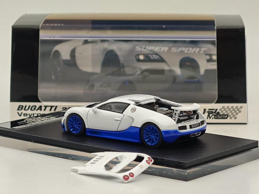 Bugatti Veyron 16.4 Super Sport White Blue 1:64 Mortal Model