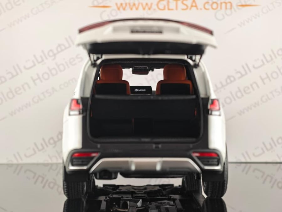 Lexus LX600 White 1:18 LCD Models LCD18021-WH