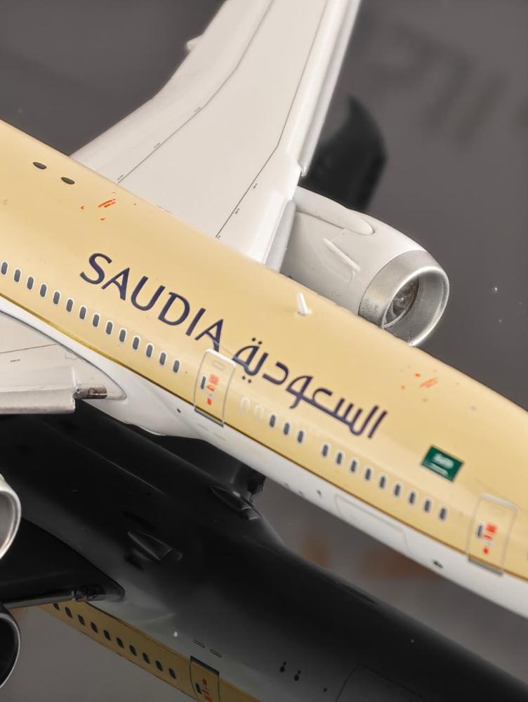 Saudi Arabian Airlines Boeing 787-9 75th Years Livery Flaps Down HZ-ARE 1:400 JC Wings LH4274A