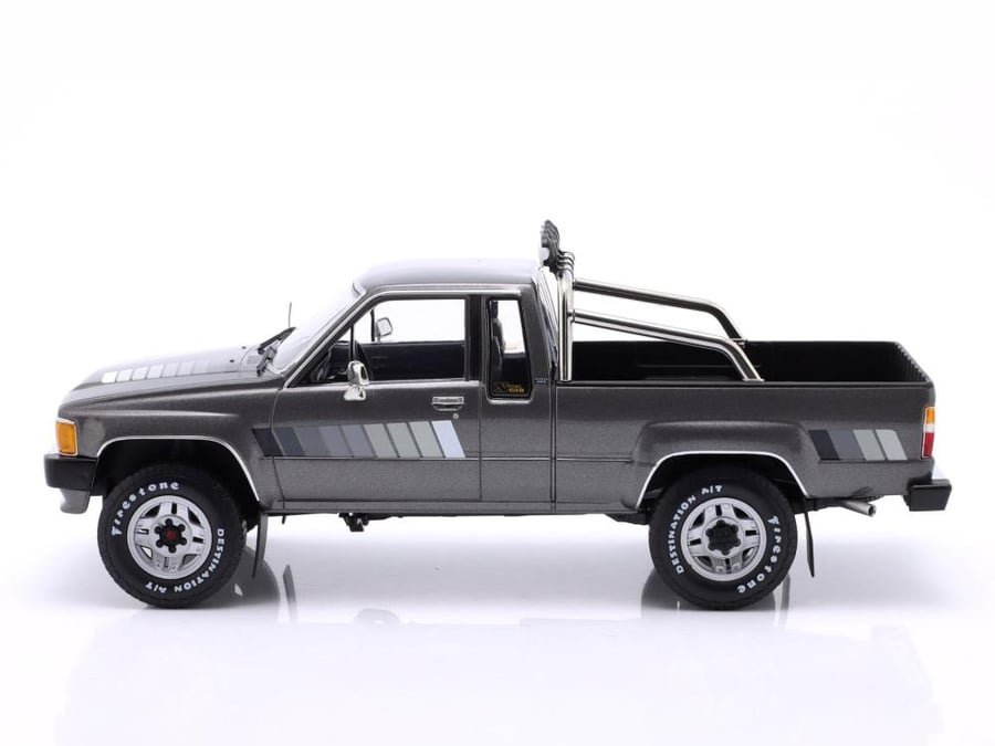 PRE-ORDER (3 Weeks) Toyota Hilux Xtra Cab 4x4 Pickup Truck 1985 Grey Metallic 1:18 KK-Scale KKDC181563