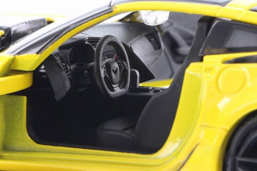 Chevrolet Corvette ZR1 HardTop Yellow 1:24 MotorMax 79356