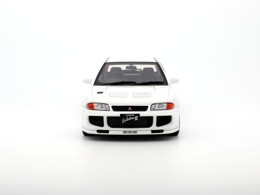 Mitsubishi Lancer Evo III 1995 Scotia White W83 1:18 OTTOmobile OT1065 LIMITED 3000 PCS