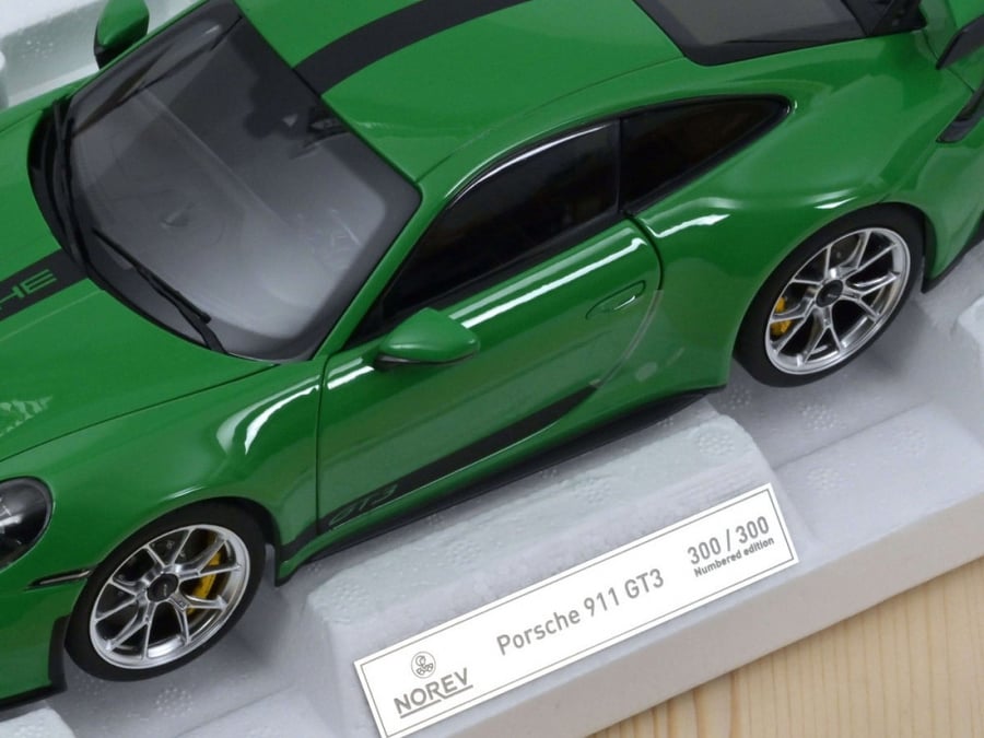 PRE-OWNED Porsche 911 (992) GT3 Green 1:18 Norev 187301 LIMITED 300 PCS