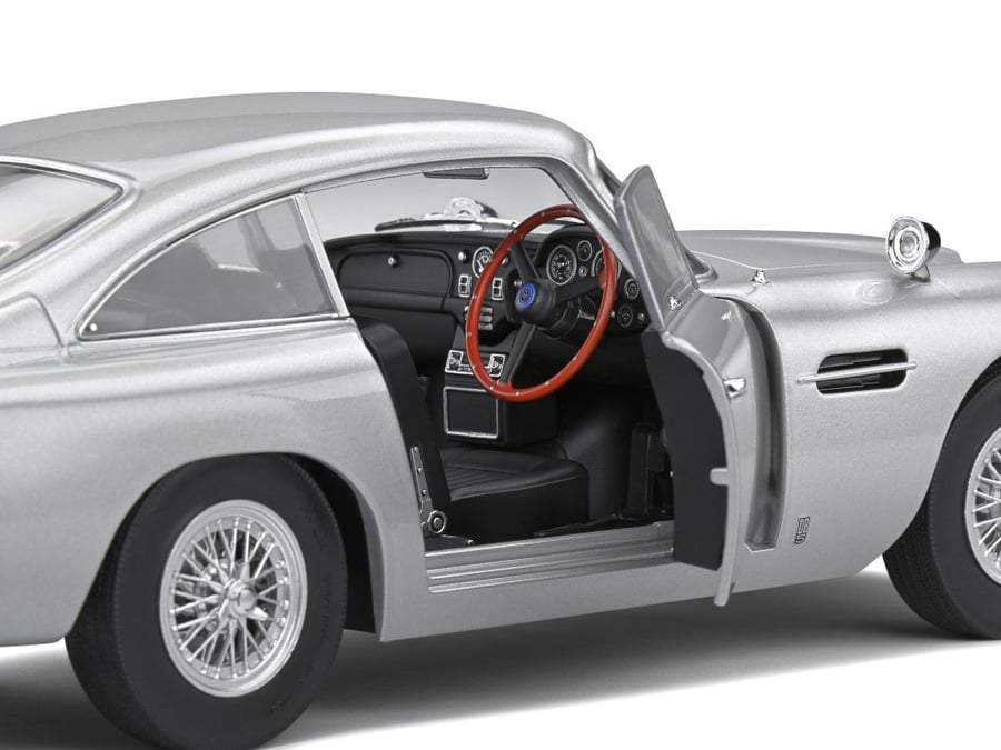 Aston Martin DB5 1964 Silver Birch 1:18 Solido S1807101