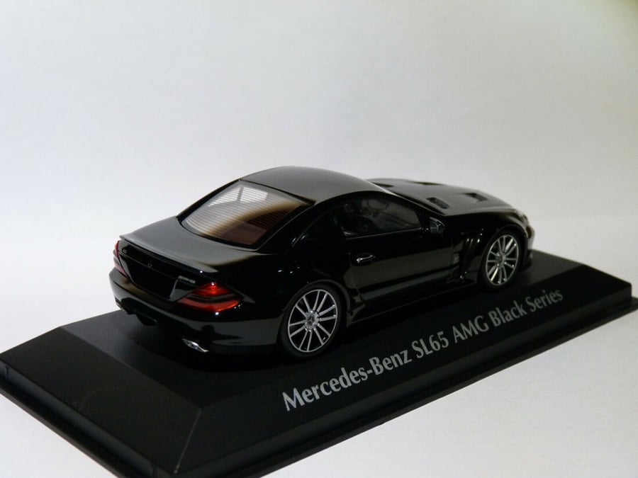 Mercedes-Benz SL65 AMG Black Series 1:43 Minichamps 940038220