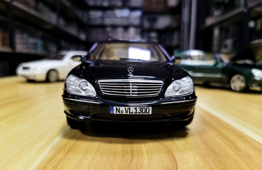 Mercedes-Benz S-Class S-Klasse S600 W220 1998 AMG Black 1:18 Norev 183814