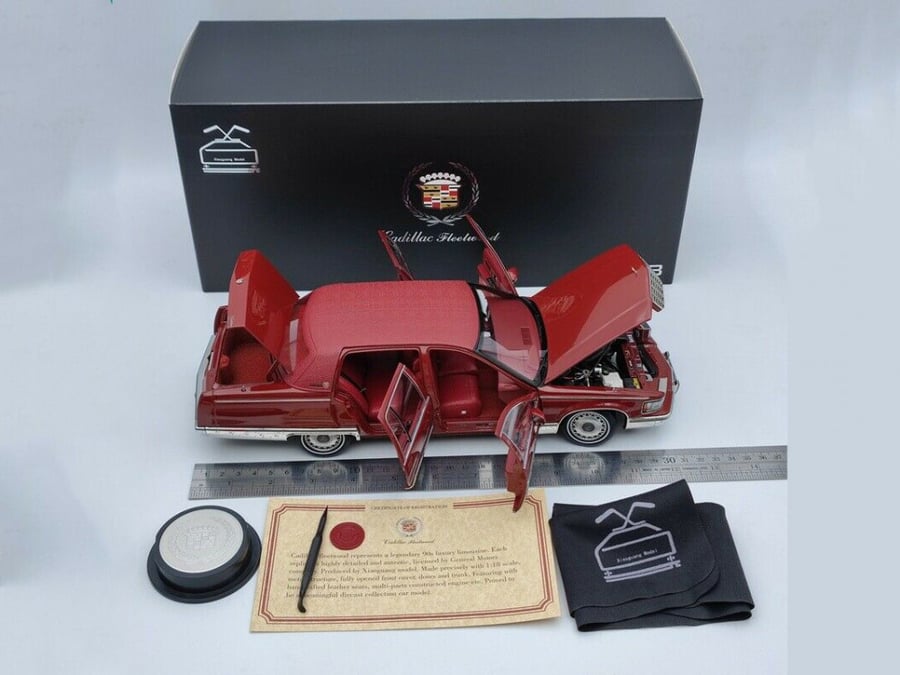 Cadillac Fleetwood Brougham 90s Metallic Red 1:18 Xiaoguang